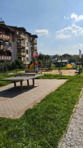 Vonkajšia záhrada v ubytovaní Mieszkanie Jelenia + 16 fotografií