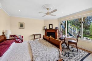 Ένα ή περισσότερα κρεβάτια σε δωμάτιο στο Ravenswood