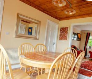 Posezení v ubytování Home from Home Close to Lough Rynn Castle Room Only