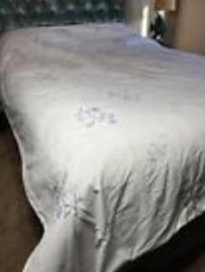 Postel nebo postele na pokoji v ubytování Chambre spacieuse chez l'habitant BOURGES