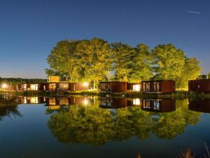 Imagen de la galería de Sky Pad Lakeside Stay, en Antoing 34 fotos más