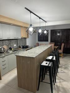 Η κουζίνα ή μικρή κουζίνα στο Departamento completo de 3 habitaciones y 2 baños