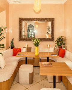 Posezení v ubytování Riad Luciano Hotel and Spa