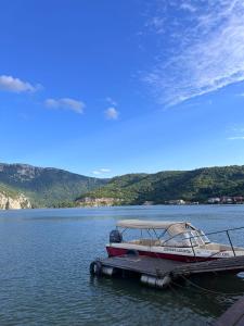 Gallery image of Complex Lacustru Clisura Dunarii in Eşelniţa +8 photos