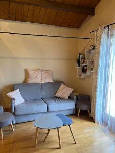 gîte de Fontjalabert en campagne tout confort的休息区