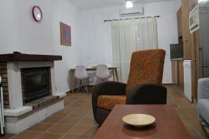 Χώρος καθιστικού στο Casa en el Pedroso Sierra Norte de Sevilla