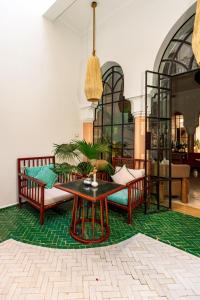 Posezení v ubytování Riad Luciano Hotel and Spa
