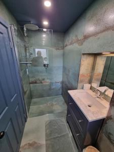 Un baño de Rose Cottage Oulton Leeds