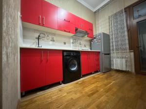 Dapur atau dapur kecil di Nijat`s apartment