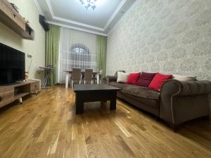 Televisyen dan/atau pusat hiburan di Nijat`s apartment