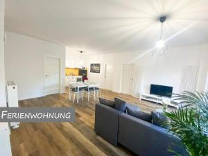 TV a/nebo společenská místnost v ubytování Hotel Zur Linde