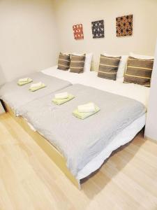Tamatsukan 玉津館, Detached Hse, JR Tsuruhashi 7min, Kansai Airport 關西空港 57 mins, Namba 6 mins, Nihonbashi 4 mins, Universal Studio 37 mins, Nara 30 mins, Early Check In客房内的一张或多张床位