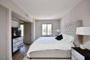 Ένα ή περισσότερα κρεβάτια σε δωμάτιο στο Lux Jacuzzi Suite - Top Level