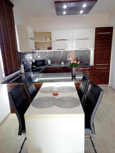 Kuchyň nebo kuchyňský kout v ubytování Súkromný apartmán