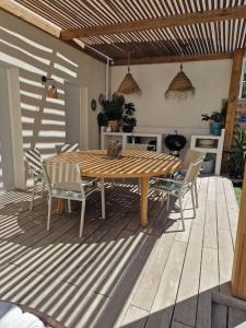 Μπαλκόνι ή βεράντα στο Jolie villa paisible +17 φωτογραφίες