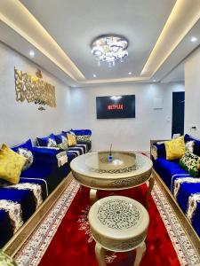 Χώρος καθιστικού στο Meknes Luxe & Comfort