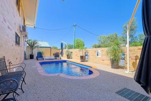 Piscina di Emerald Central Palms Motel o nelle vicinanze
