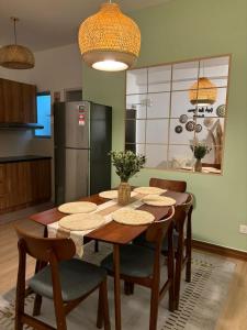 Η κουζίνα ή μικρή κουζίνα στο Qaseh Ain Homestay KLIA Transit & Staycation