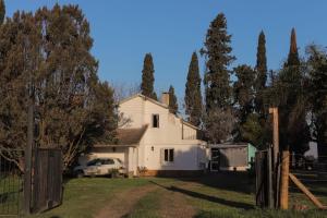 Budova, kde se the country house nachází + 1 fotografie