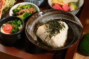 Makanan di atau berdekatan hotel
