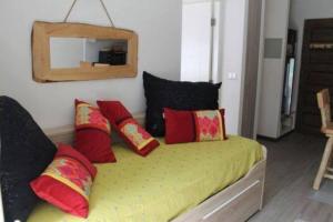 Ένα ή περισσότερα κρεβάτια σε δωμάτιο στο Dpto 4 personas 1er piso con patio Pucon