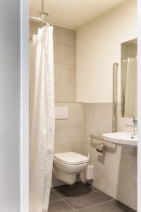 Kamar mandi di b_smart motel Amriswil
