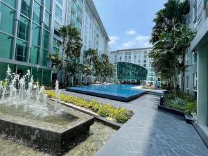 Swimmingpoolen hos eller tæt på City Center Residence Pattaya