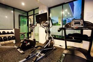 Fitness centrum a/nebo fitness zařízení v ubytování Royal Waves Hotel