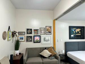 Istumisnurk majutusasutuses BGC 1BR unit linked to Uptown Mall with own parking