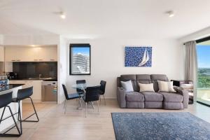 Χώρος καθιστικού στο Park Views & Luxe Amenities in Broadbeach