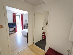 Afbeelding uit fotogalerij van Maisonnette avec jardin in Le Coteau