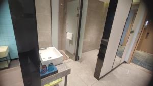 Gambar di galeri bagi Echarm Hotel Foshan West Railway Station Luocun Branch di Luocun