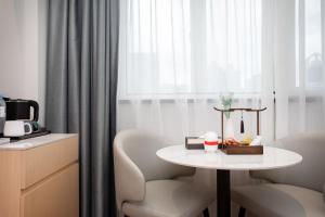 Oprema za pripravo čaja oz. kave v nastanitvi VX Hotel Shanghai Yixian Road Dabaishu