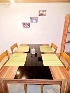 Imagen de la galería de Schöne Wohnung mit Garten nahe schweizer Grenze, en Küssaberg