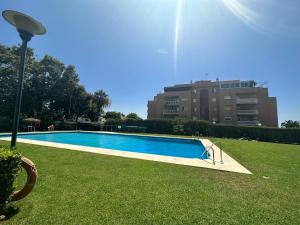 Bazén v ubytování Sunstay Guadalmar Loft Seaview nebo v jeho okolí
