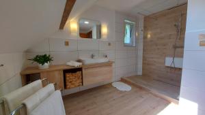 Koupelna v ubytování Apartmány Pod Lesem