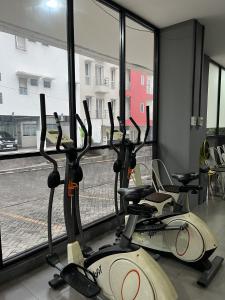 Fitnesscentret og/eller fitnessfaciliteterne på Maxley Suites Lippo Karawaci 30