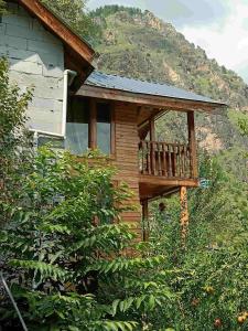 En generel udsigt til bjerge eller udsigt til bjerge taget fra pensionatet