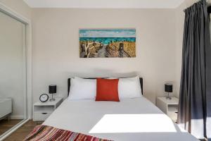 Postel nebo postele na pokoji v ubytování Evergreen House - Nature Lovers, Architect Design