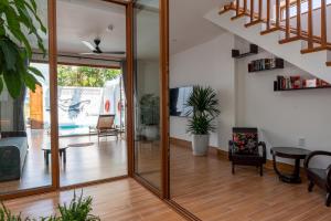 TV a/nebo společenská místnost v ubytování The Wanderer