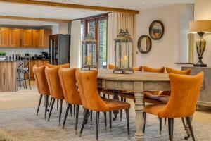 Η κουζίνα ή μικρή κουζίνα στο Hilltop View with Hot Tub