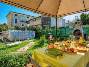 Zahrada ubytování Apartment Pinot by Interhome