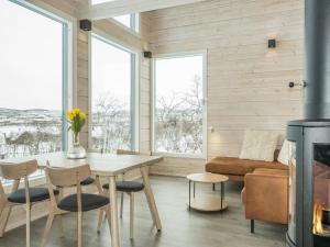 Χώρος καθιστικού στο Holiday Home Saana aurora by Interhome