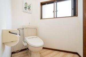 Baðherbergi á Japan style house two toile two shower 3ldk shinjuku 15 min shibuya 28 min tokyo 18 min