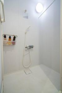 Baðherbergi á Japan style house two toile two shower 3ldk shinjuku 15 min shibuya 28 min tokyo 18 min