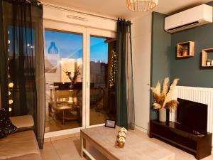 Μια τηλεόραση ή/και κέντρο ψυχαγωγίας στο L'AMOUREUX DE NIMES : P3 + parking privé