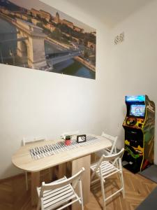 Herňa v ubytovaní FREE PARKING Sega Rally Apartment