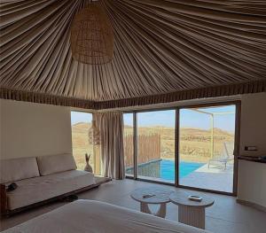 Piscina di Agafay Luxury camp o nelle vicinanze
