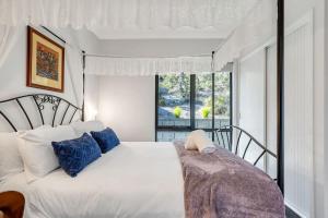 Postel nebo postele na pokoji v ubytování Majestic Mountain View in Katoomba