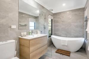 Koupelna v ubytování Majestic Mountain View in Katoomba + 42 fotografií